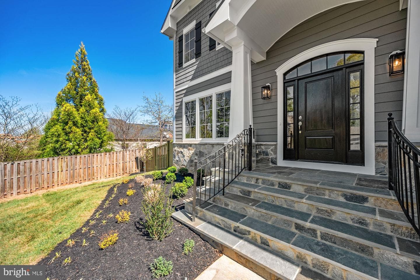 2335 Dale Drive photo 3