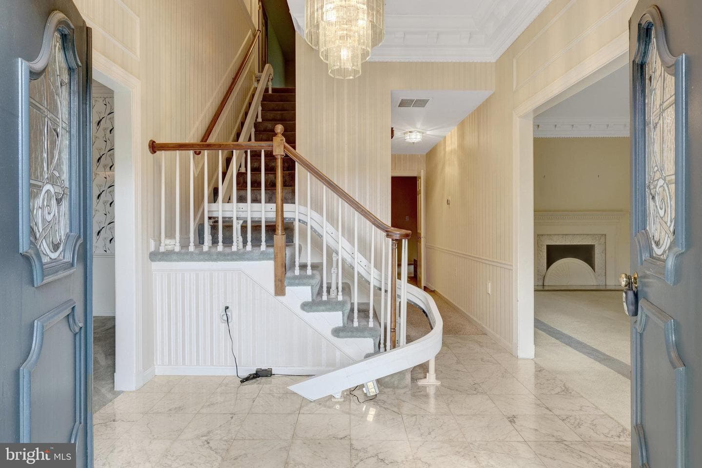 1468 Highwood Drive photo 3