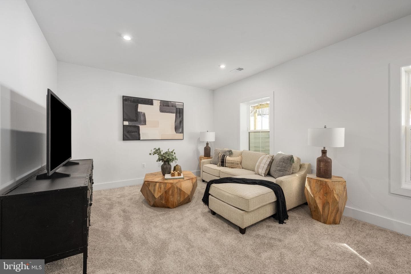 9424 Dandelion Drive photo 10