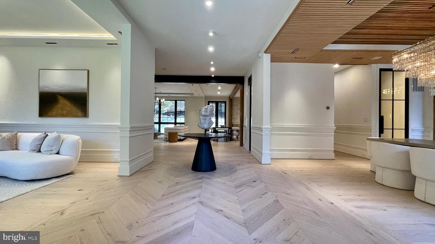 1441 Woodacre Drive, Mclean