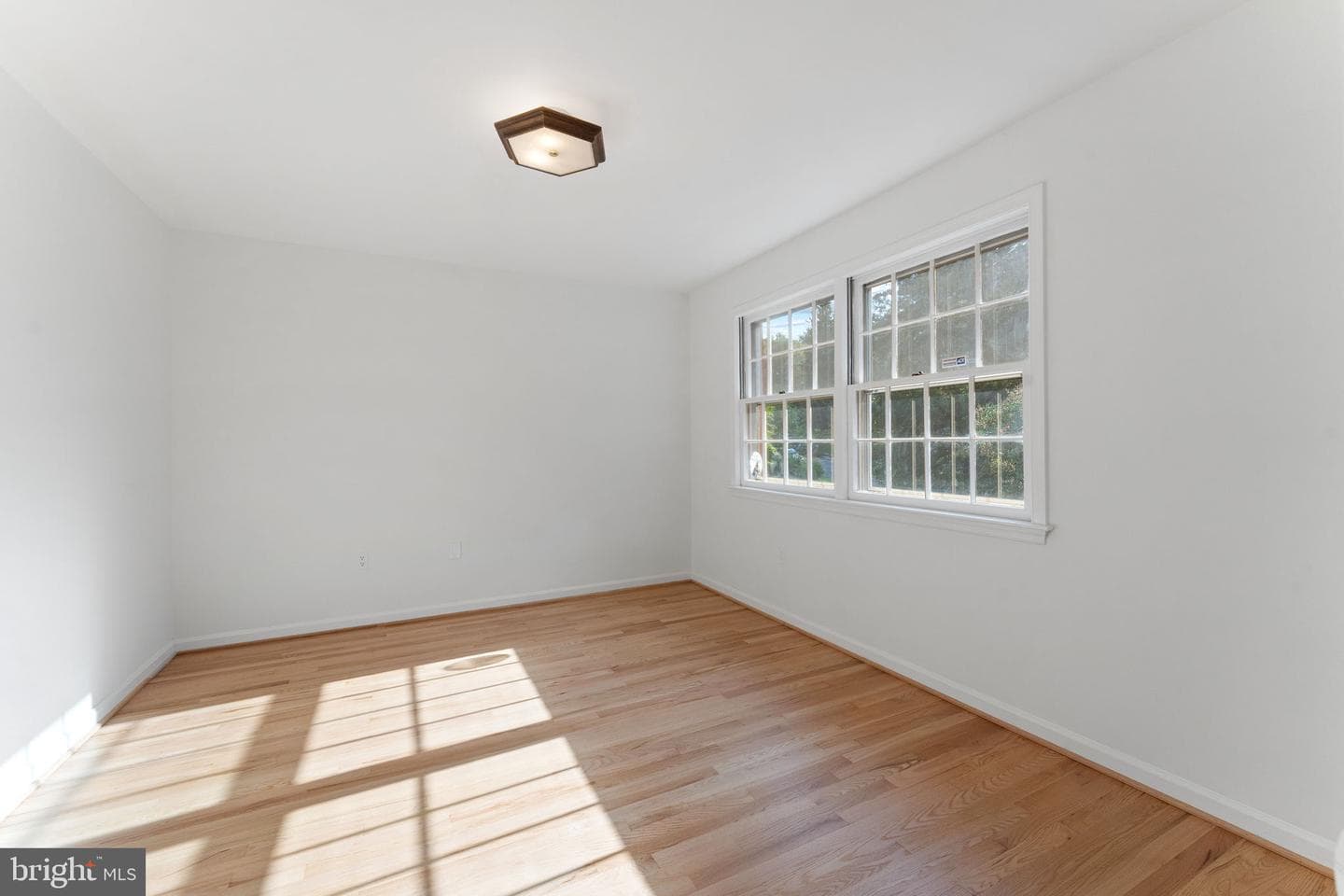 1560 Forest Villa Lane photo 34