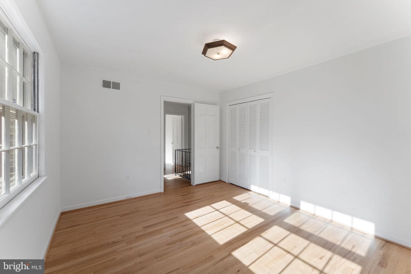 1560 Forest Villa Lane photo 35