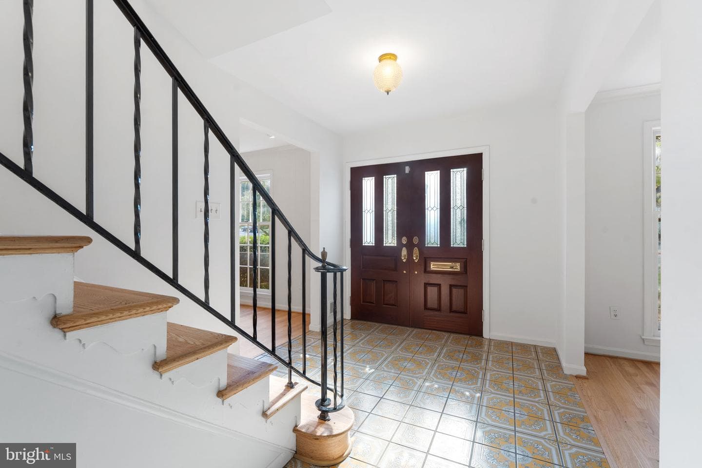 1560 Forest Villa Lane photo 4