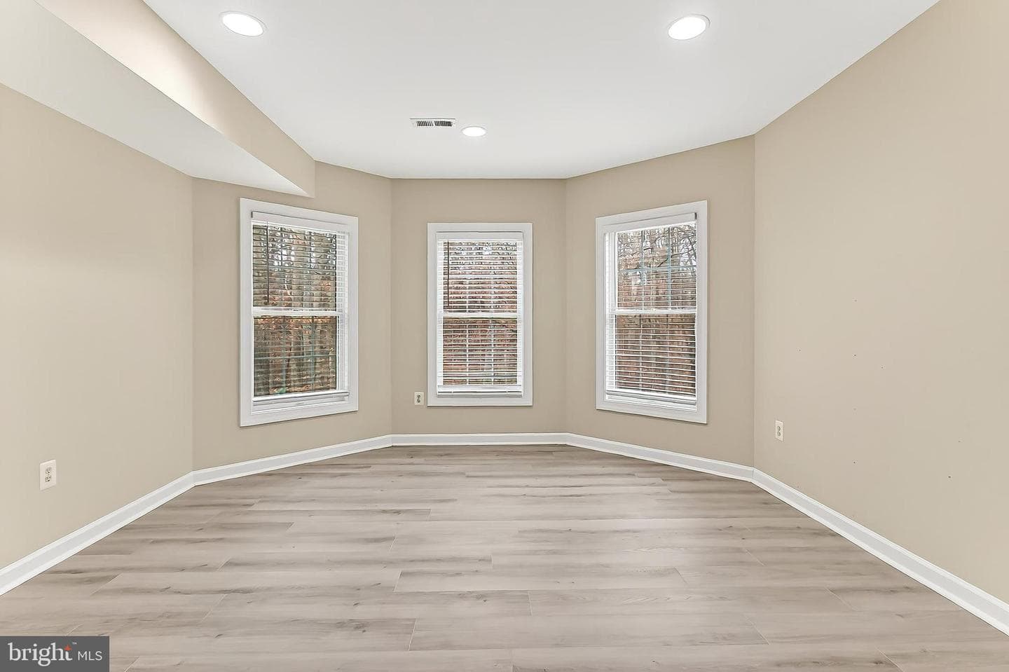6209 Waterlily Court photo 54