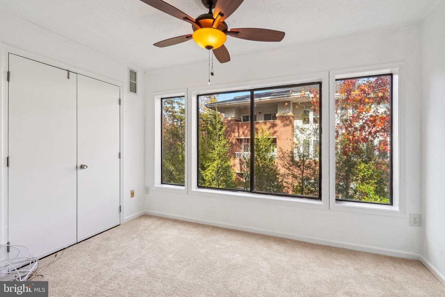 2203 Hunters Run Drive photo 10