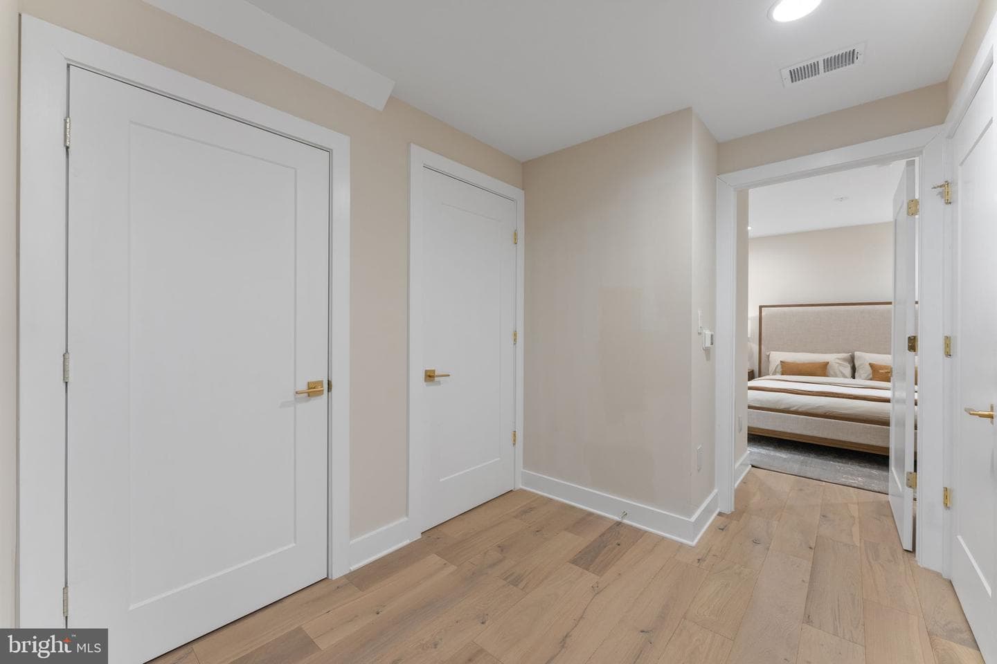 7043 Liberty Lane photo 32