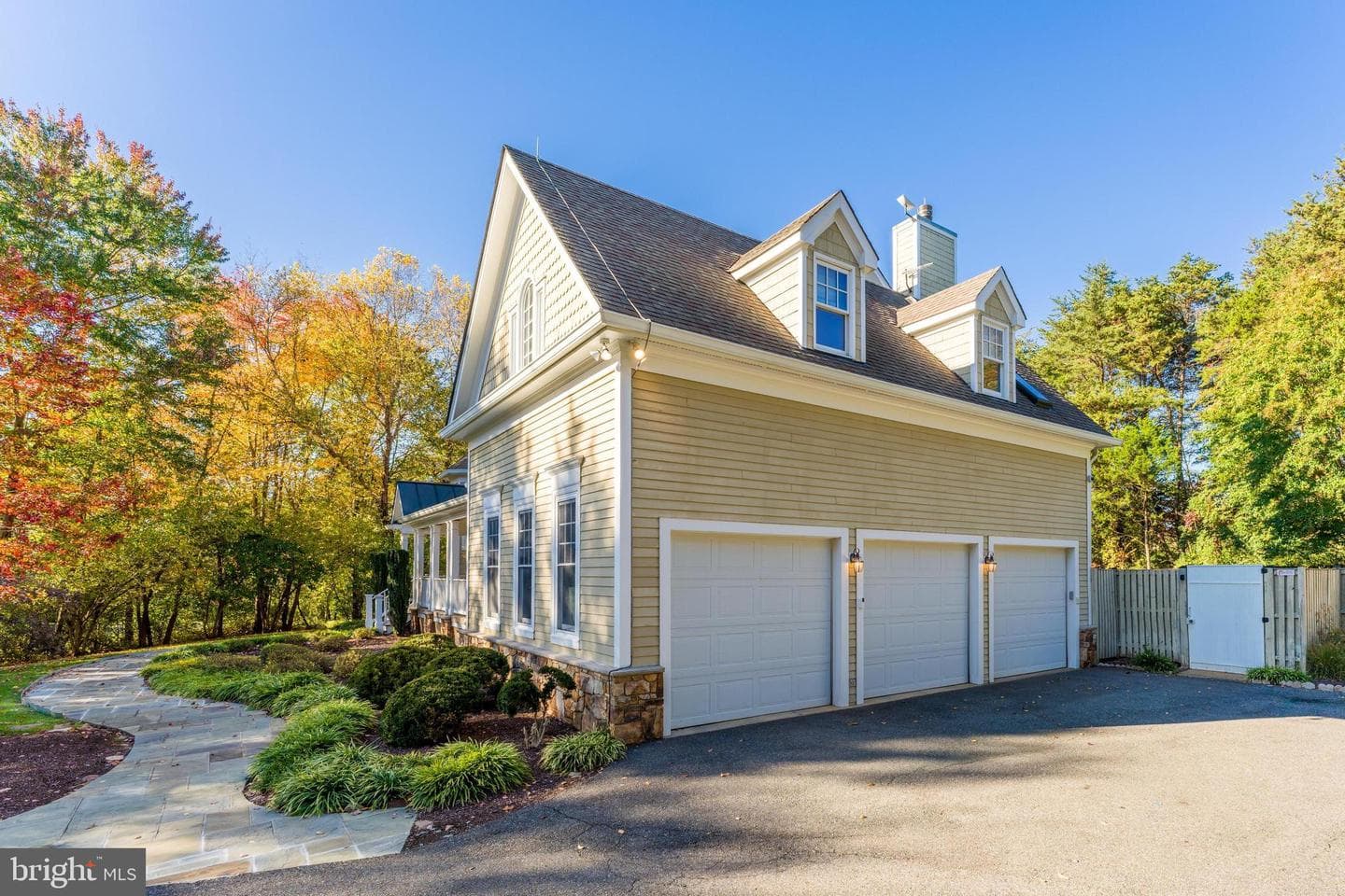 615 Kentland Drive photo 6