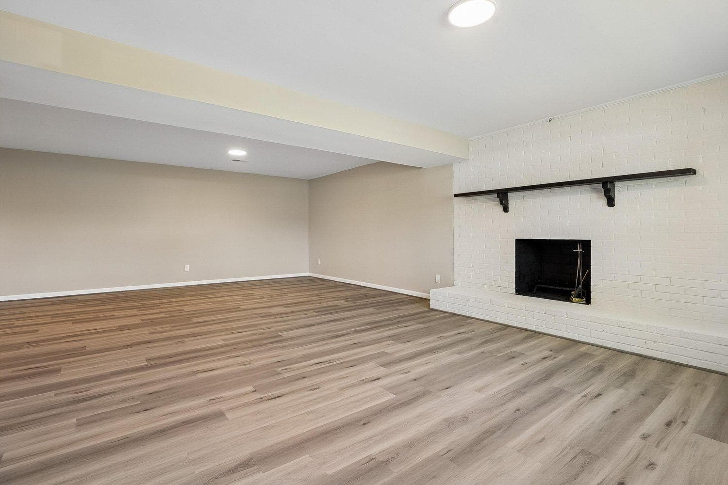 10710 Almond Street photo 24