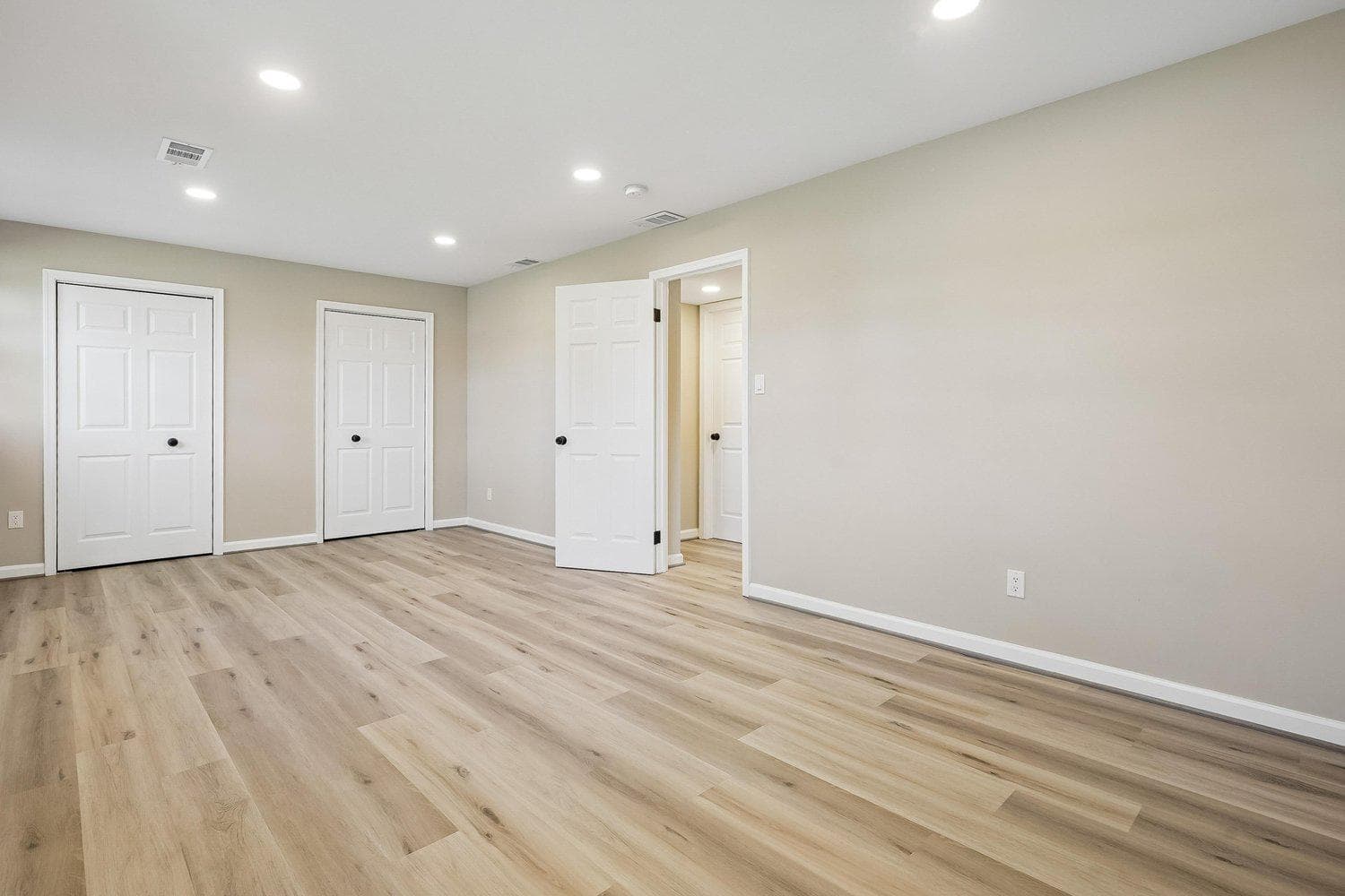 10710 Almond Street photo 27