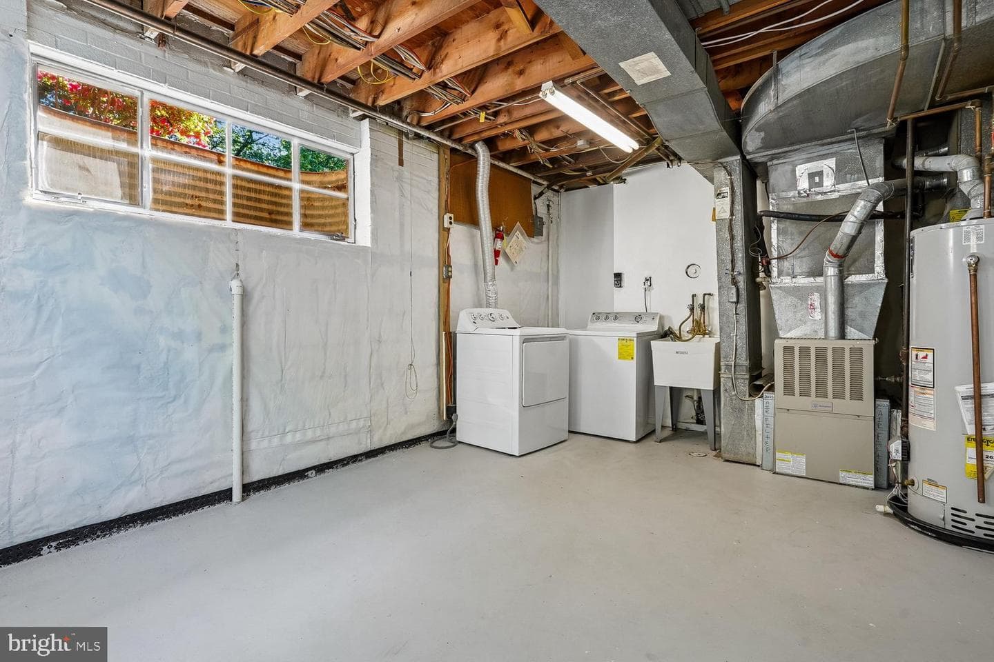 10710 Almond Street photo 29