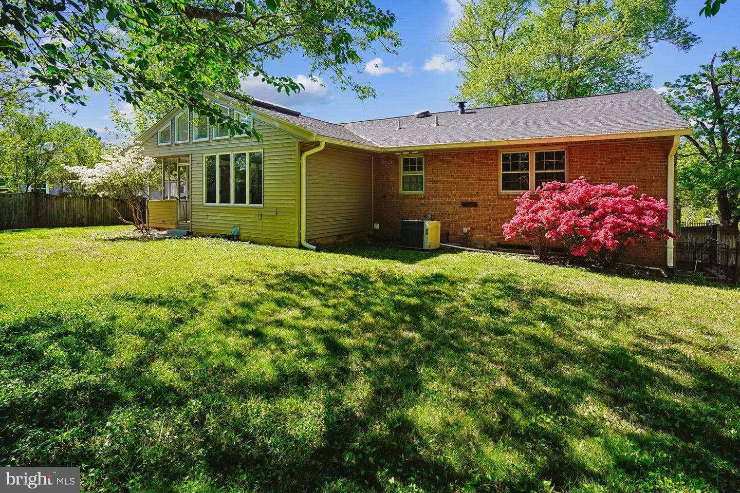 10710 Almond Street photo 31