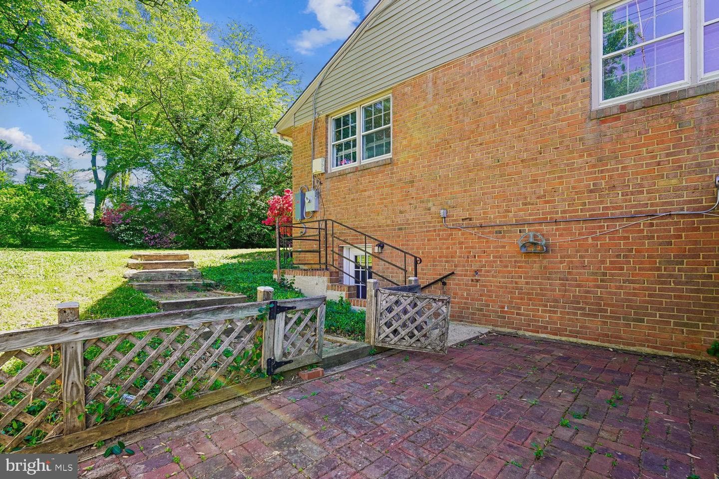 10710 Almond Street photo 34
