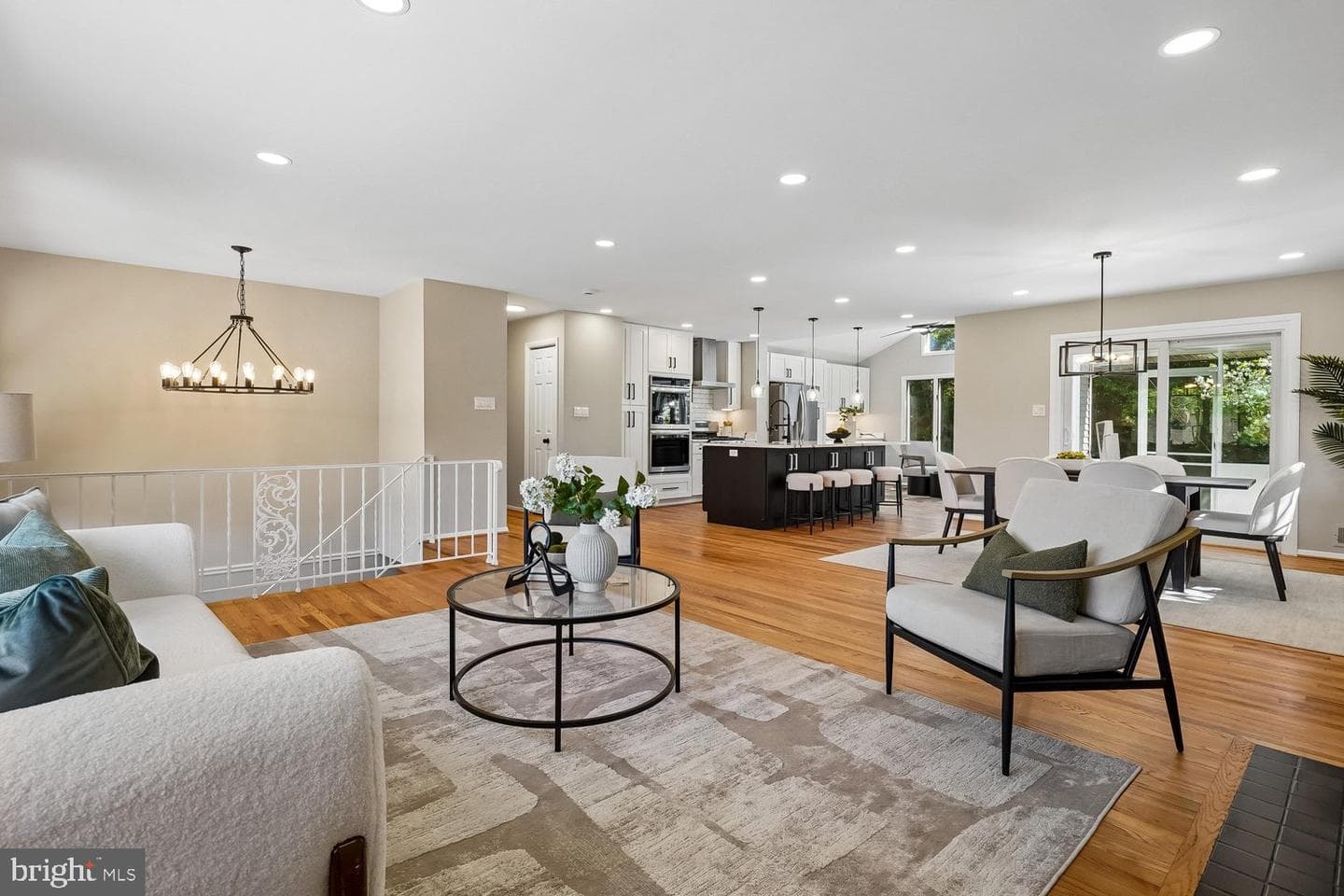 10710 Almond Street photo 6