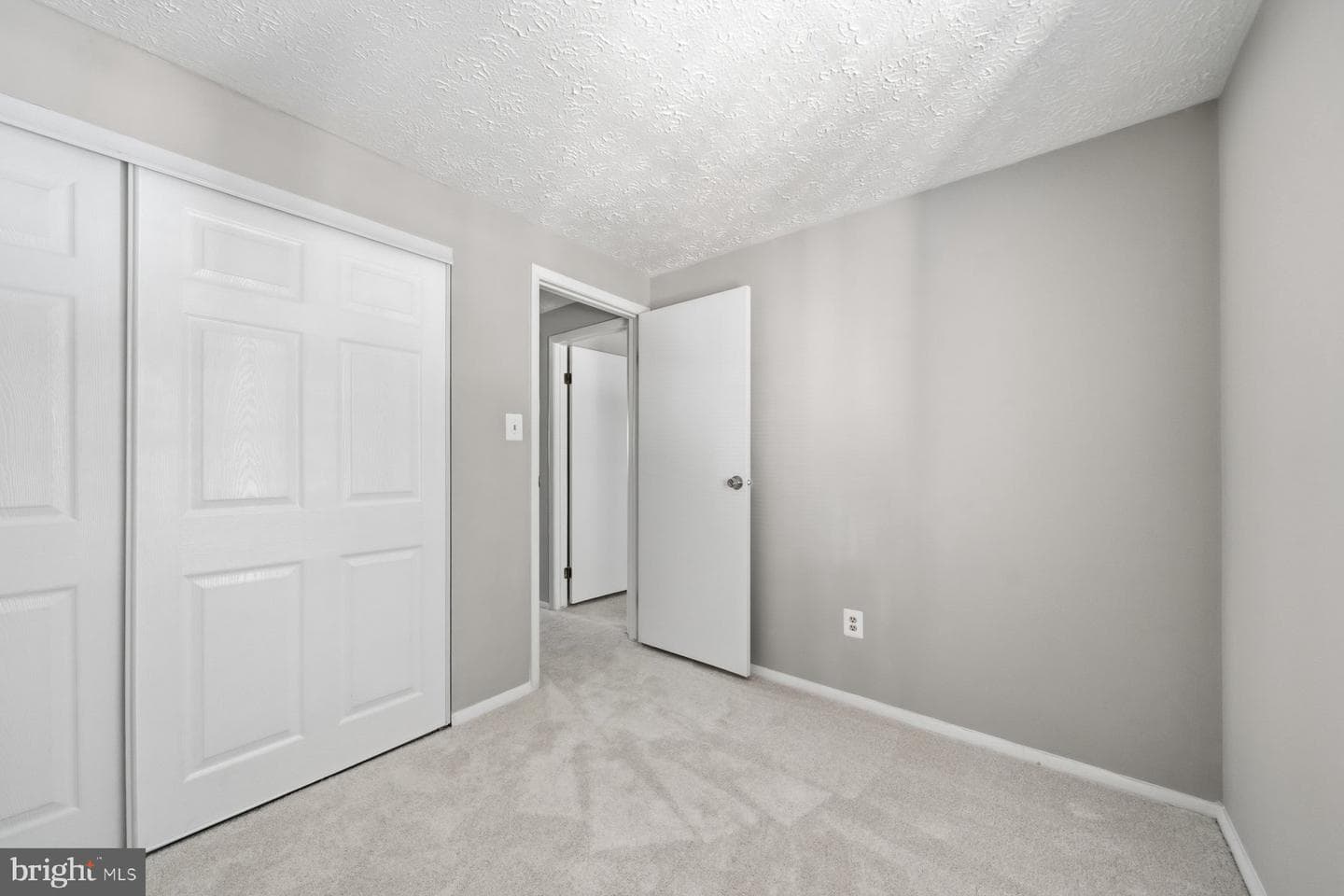 2838 Raymond Court photo 23