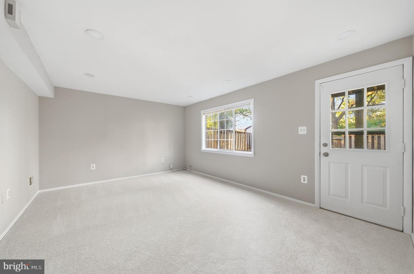 2838 Raymond Court photo 24