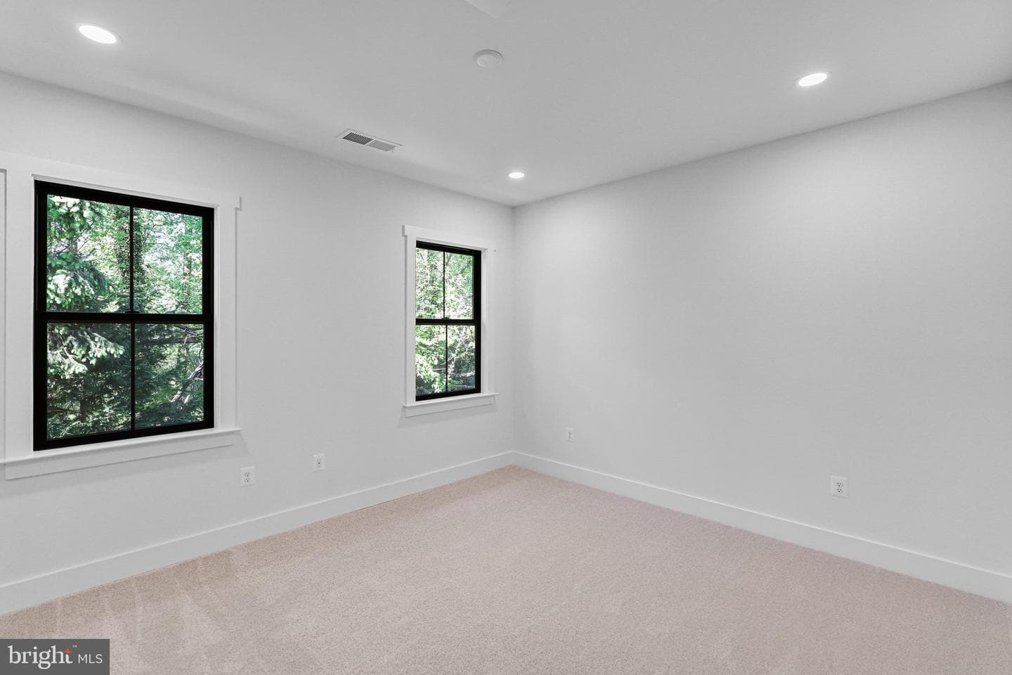 2129 Mckay Street photo 40