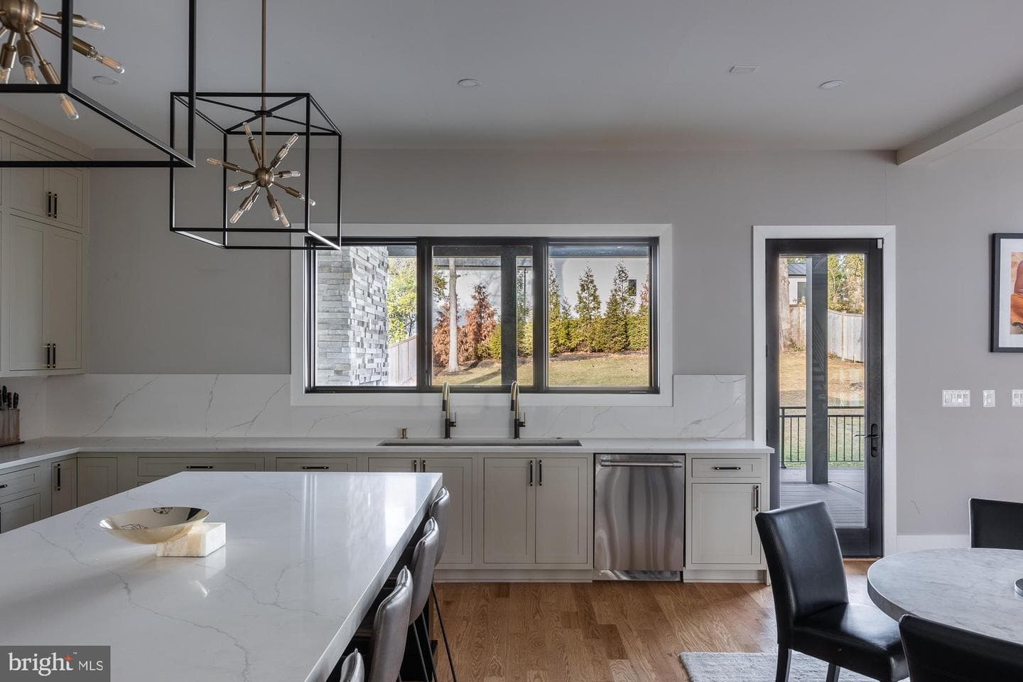 6884 Churchill Road photo 12