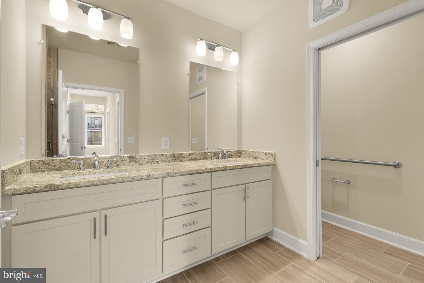 9555 Saintsbury Drive #503 photo 21