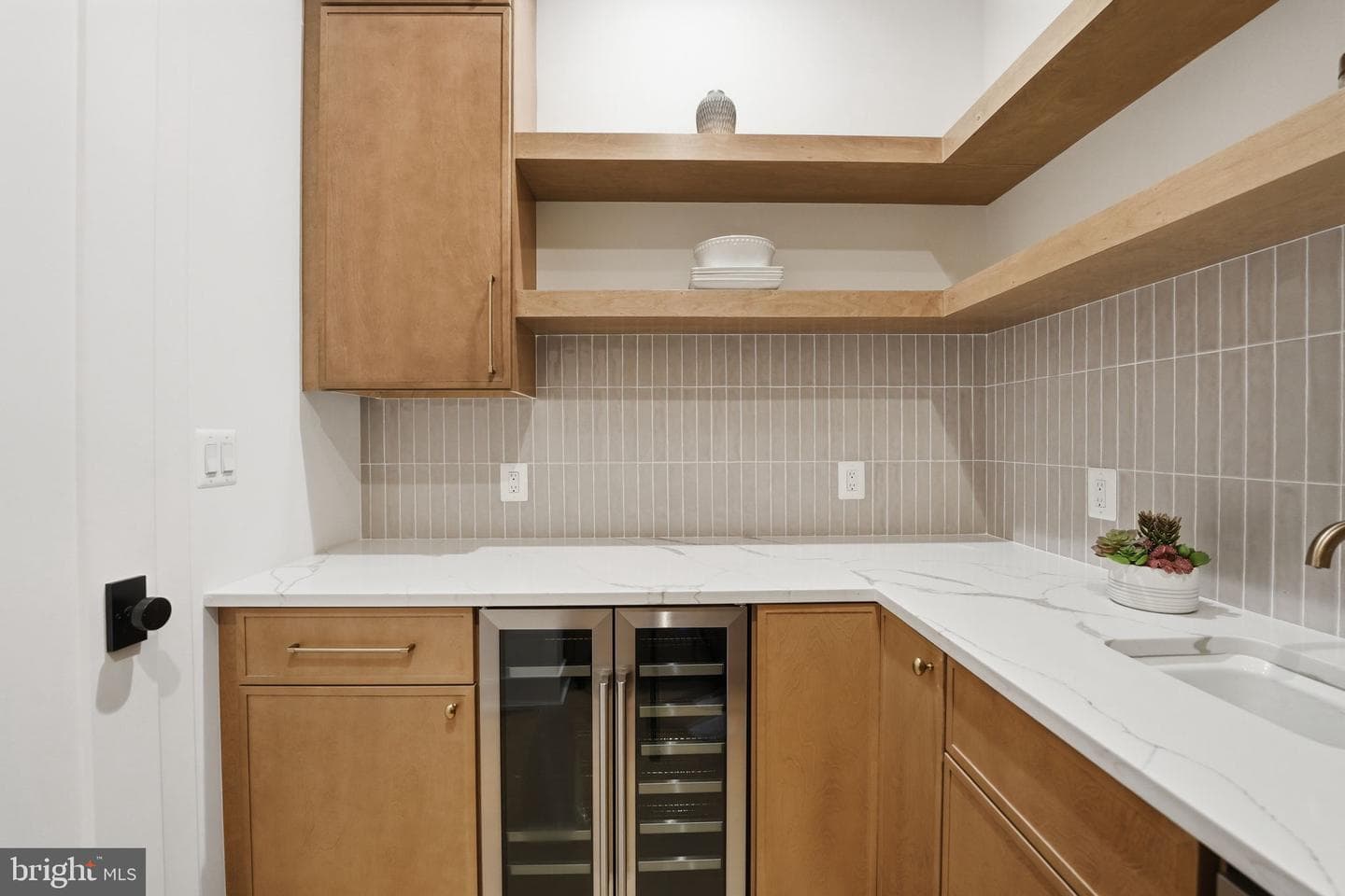 2530 Stuart Place photo 24