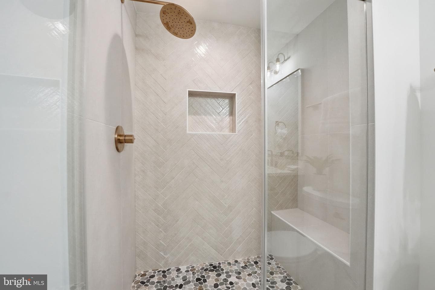 2530 Stuart Place photo 44