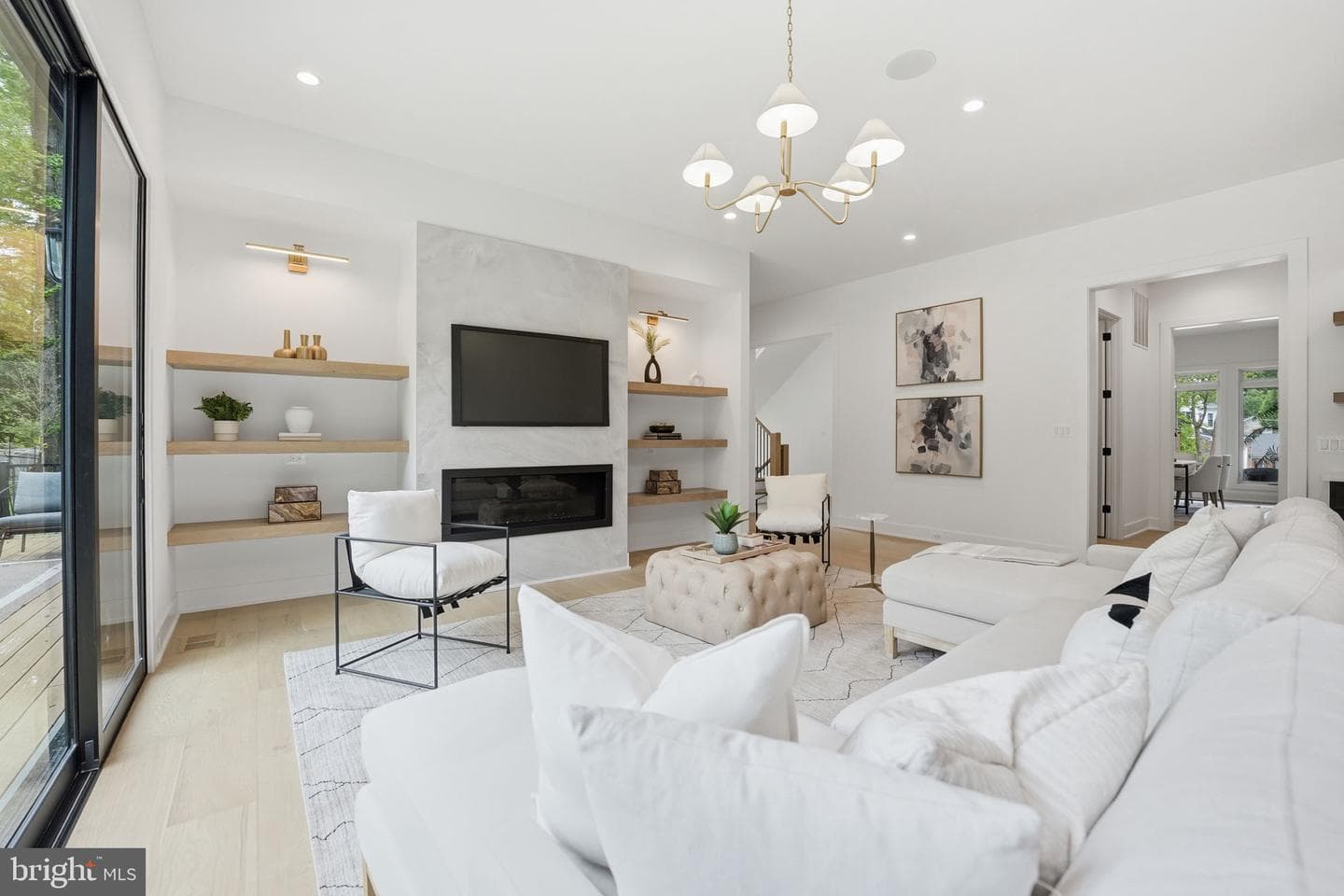2530 Stuart Place photo 9