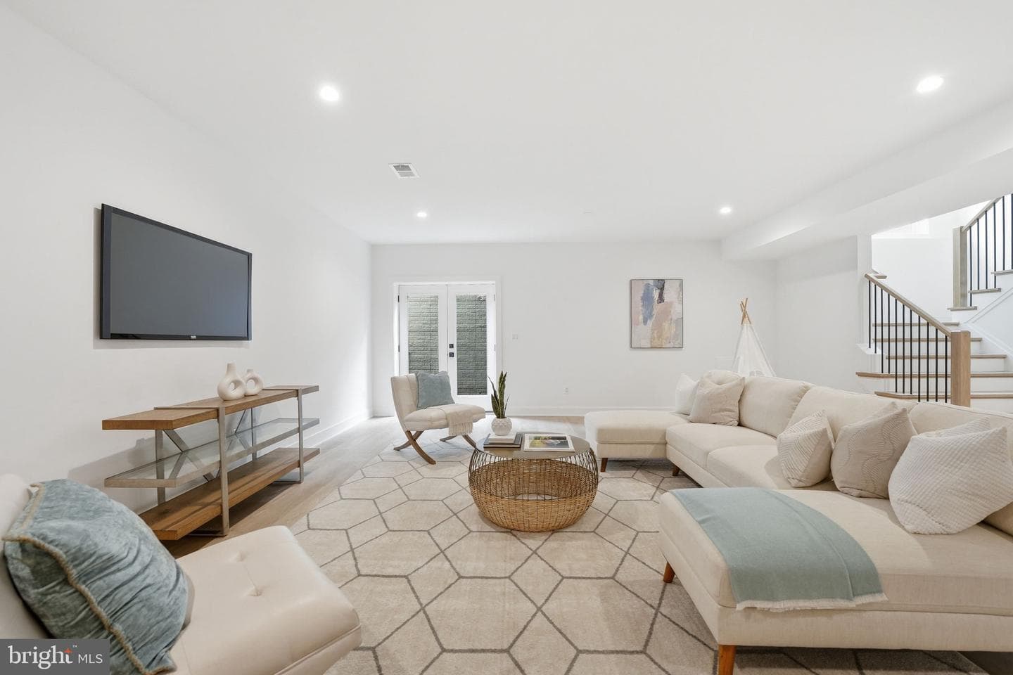 2530 Stuart Place photo 90