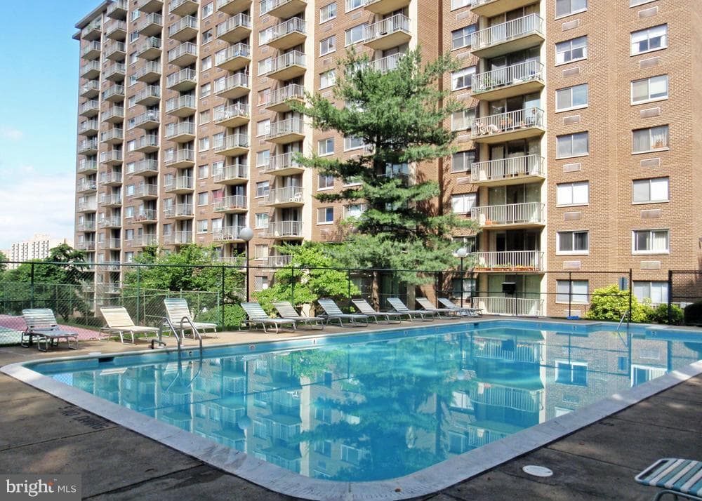 2059 Huntington Avenue #903 photo 31