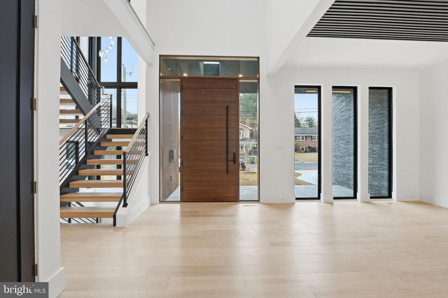 6910 Bright Avenue photo 20