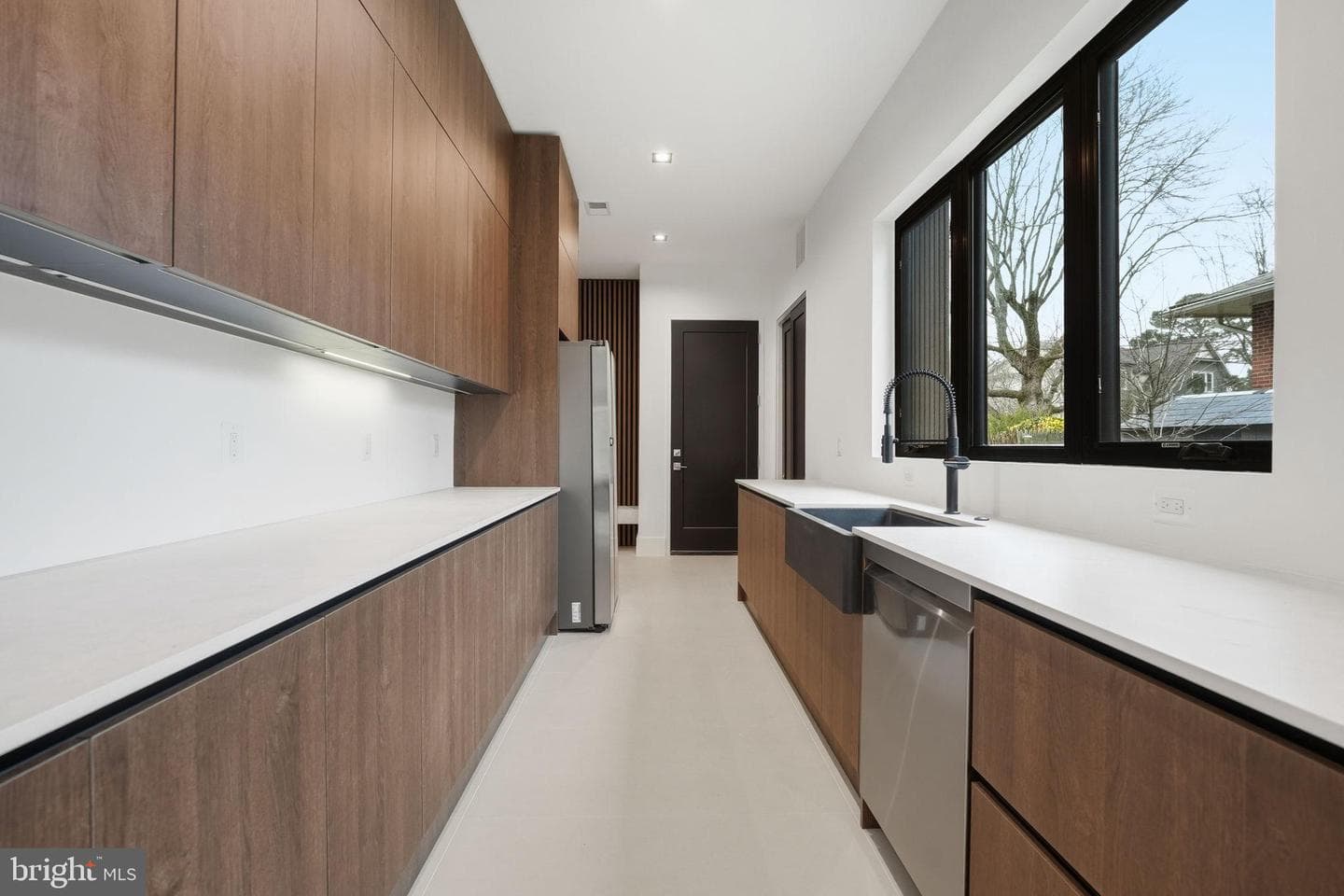 6910 Bright Avenue photo 40