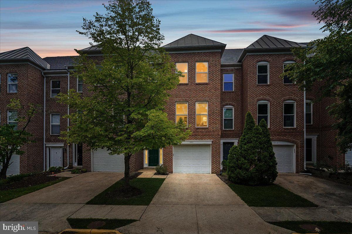 1711 Blue Flint Court, Reston