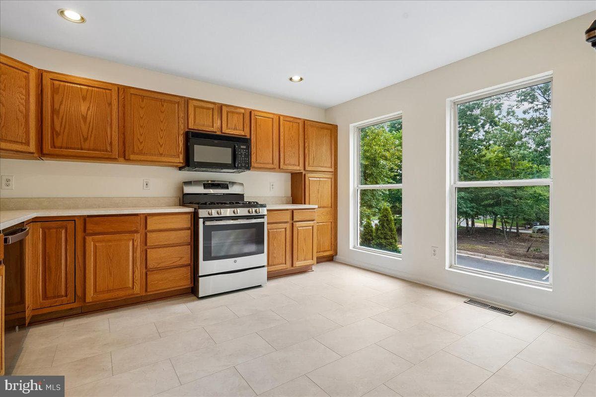 1711 Blue Flint Court photo 6