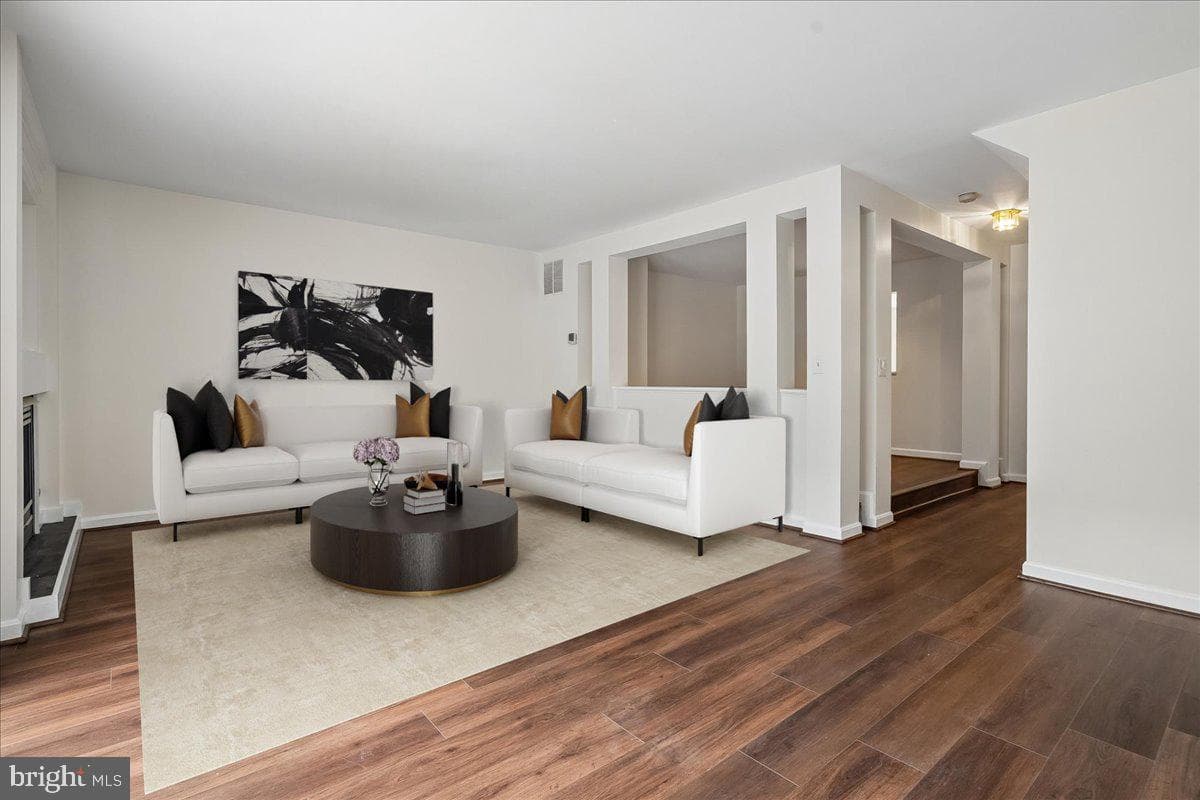 1711 Blue Flint Court photo 9