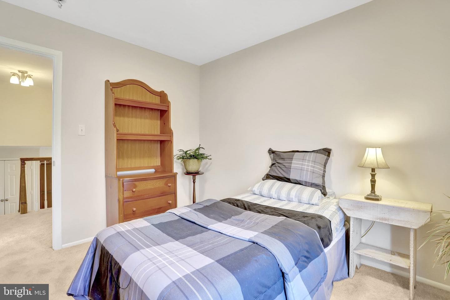 9516 Vandola Court photo 31