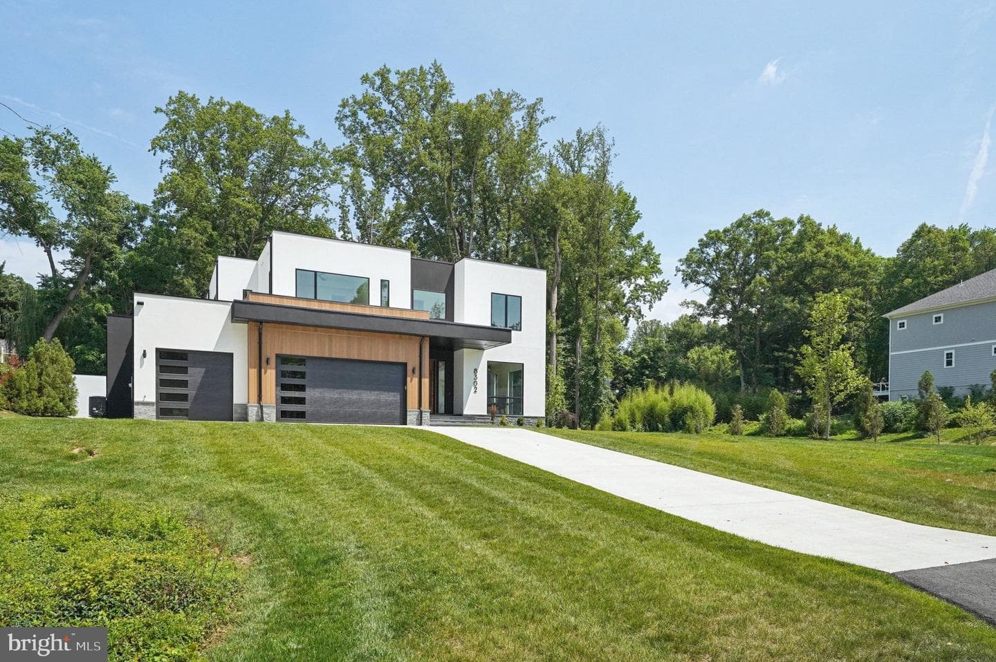 8302 Robey Avenue, Annandale