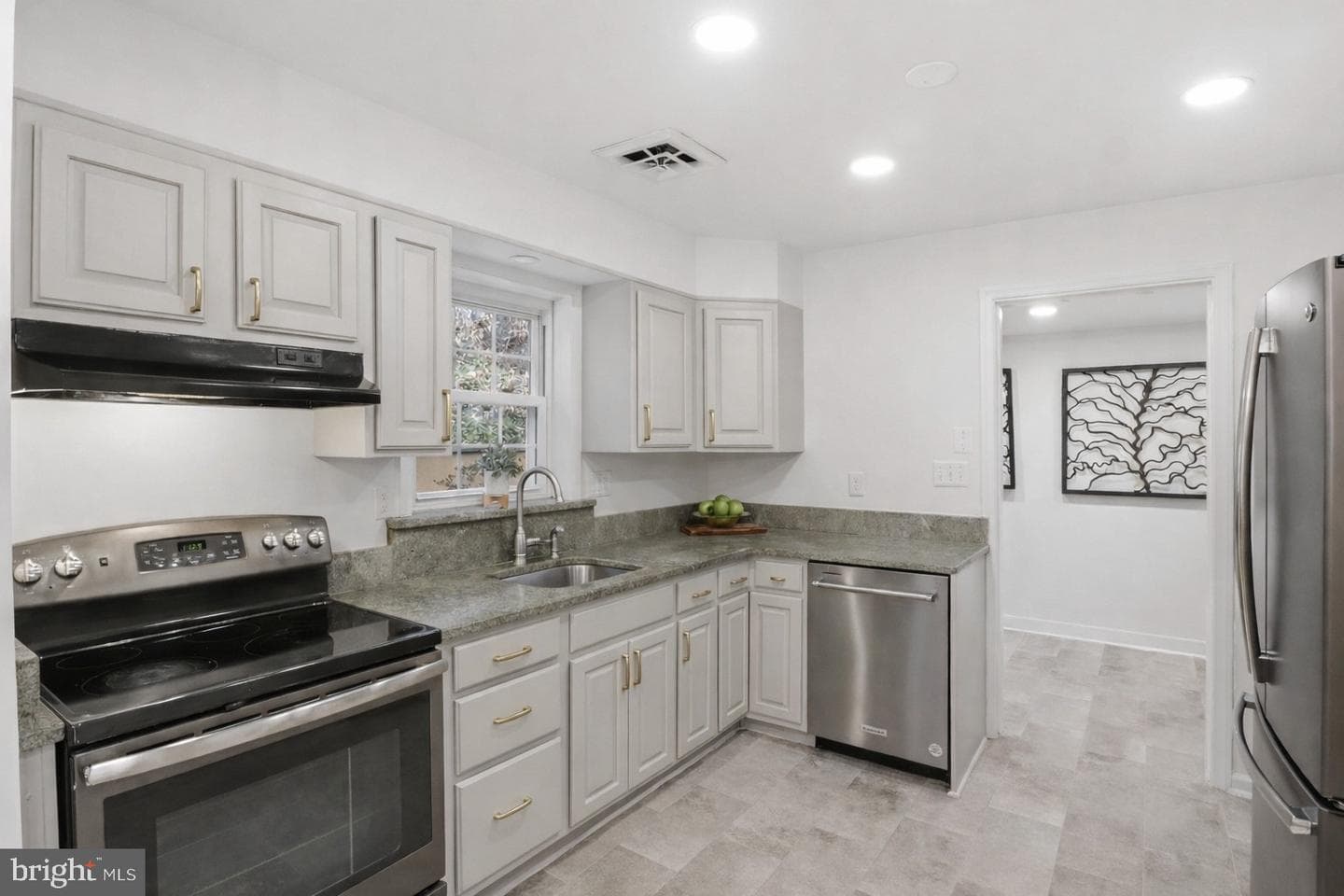 5124 Chowan Avenue photo 9