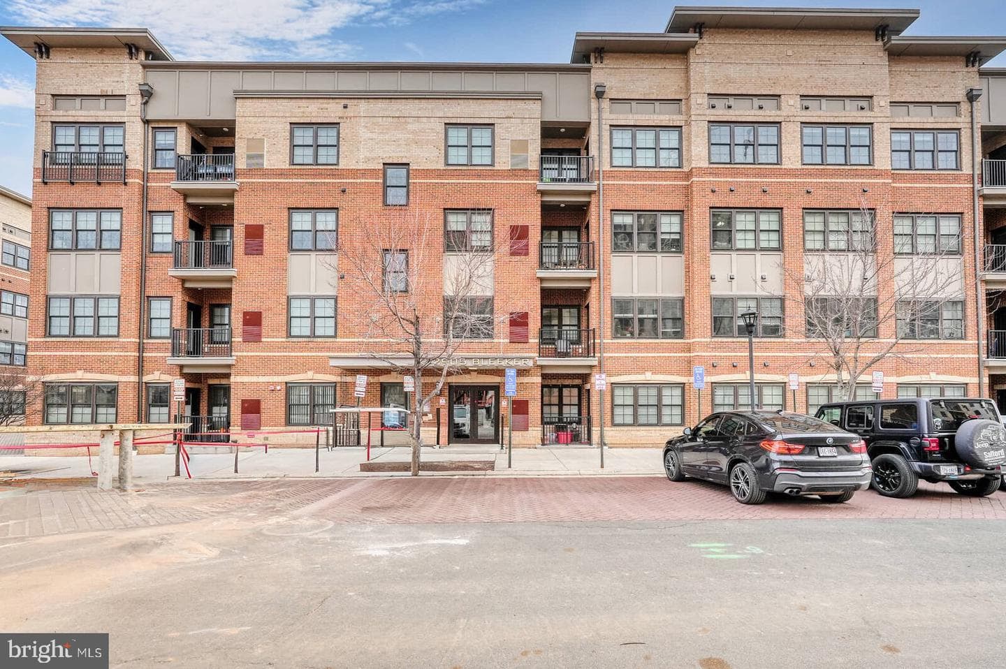 2905 Bleeker Street #4-304 photo 2
