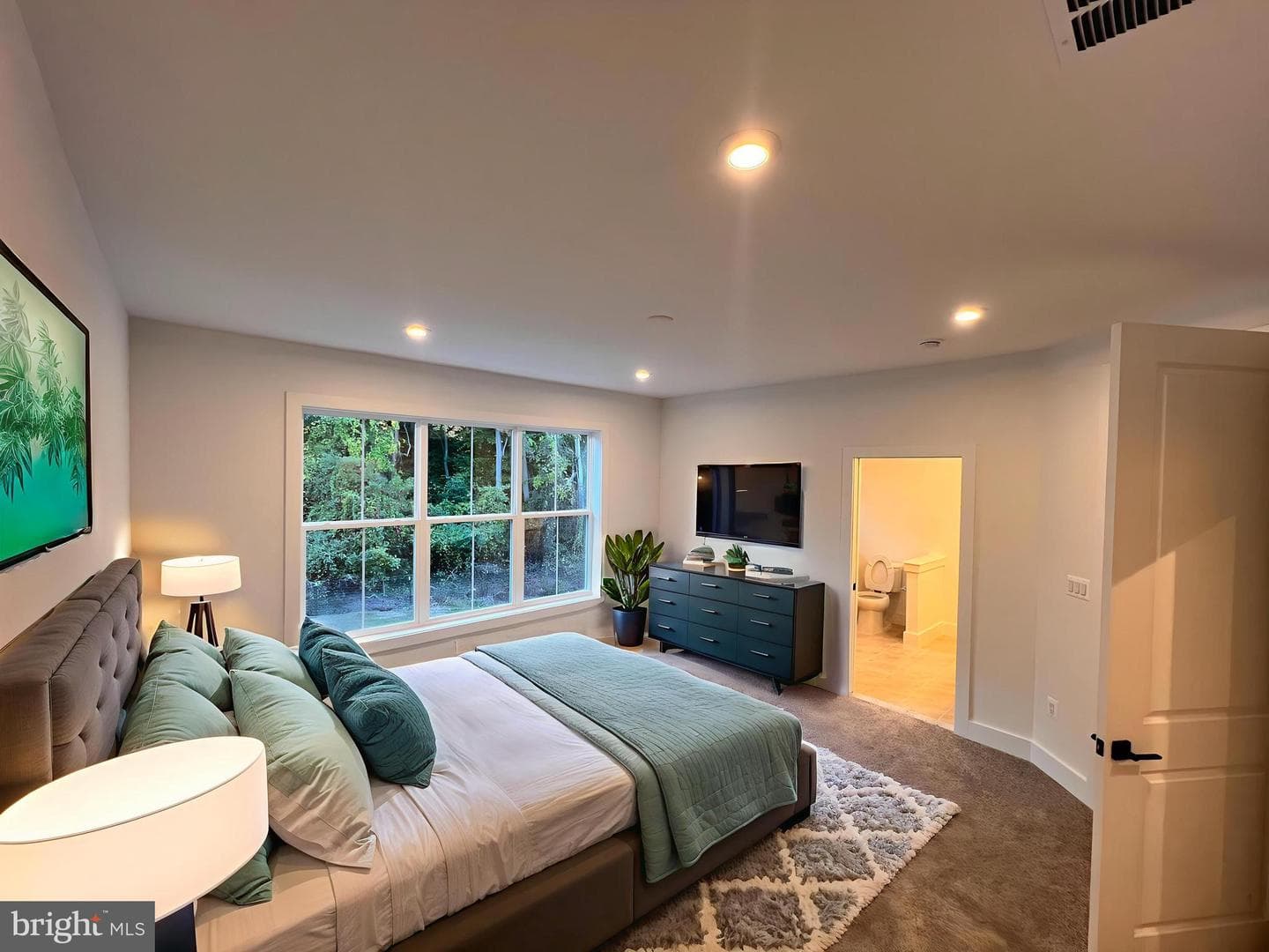 9404 Dandelion Drive photo 13