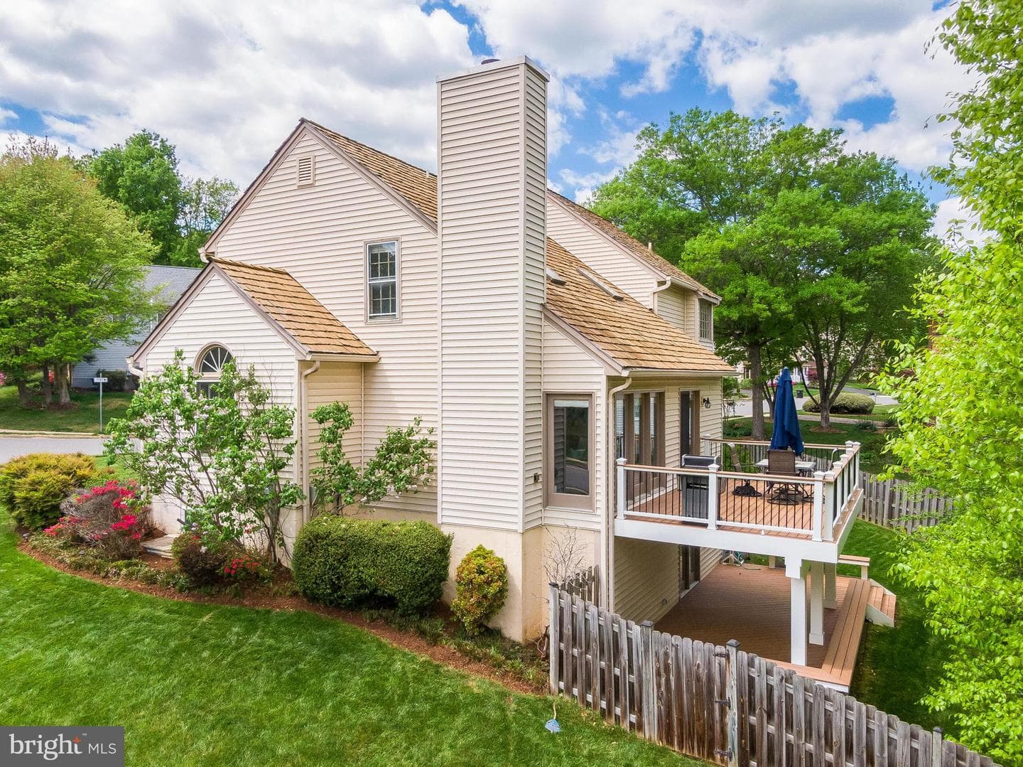 8051 Oak Hollow Lane photo 2