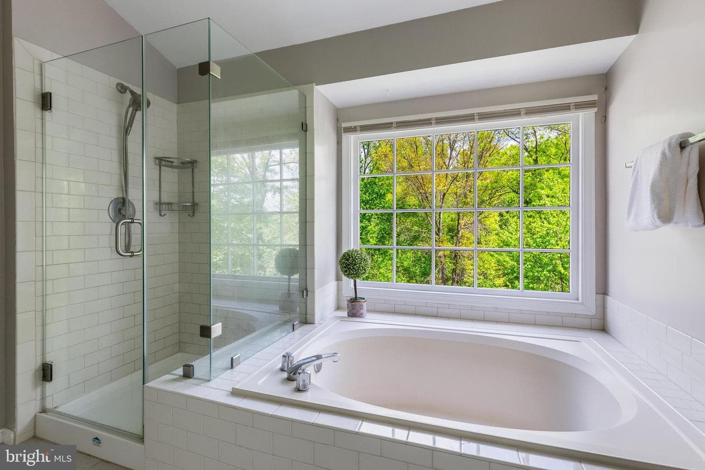 8051 Oak Hollow Lane photo 29