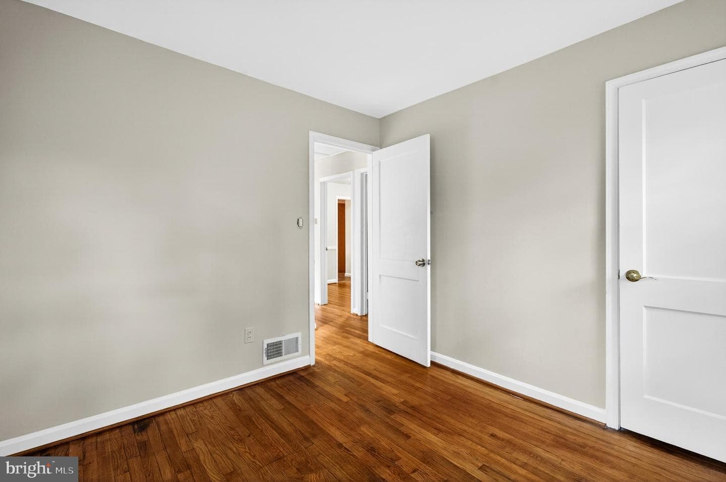 7909 Fairfax Road photo 15