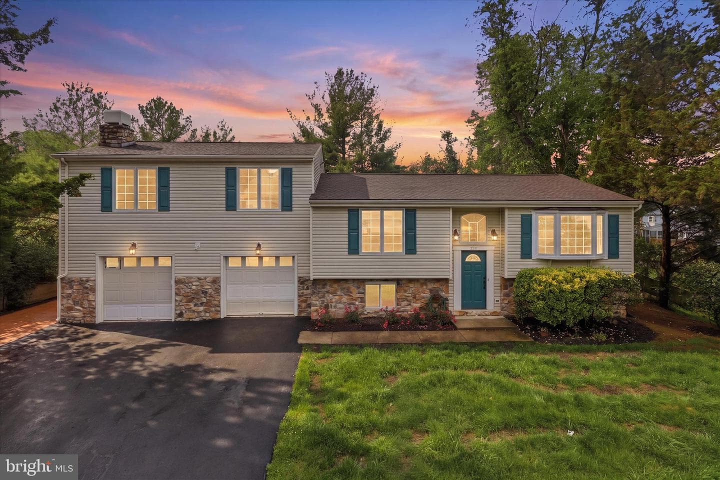 12821 Pinecrest Road, Herndon