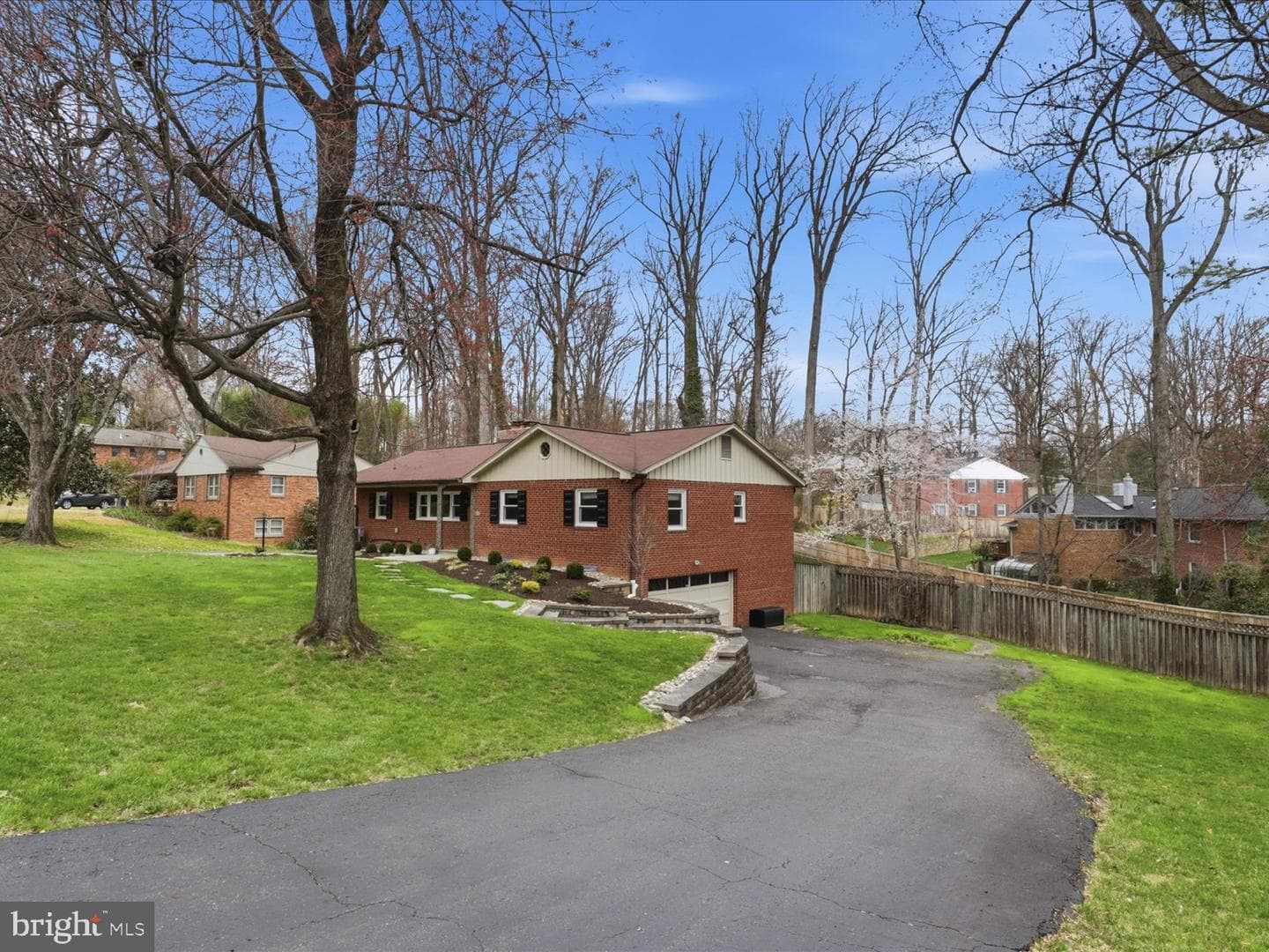 6424 Walters Woods Drive photo 3
