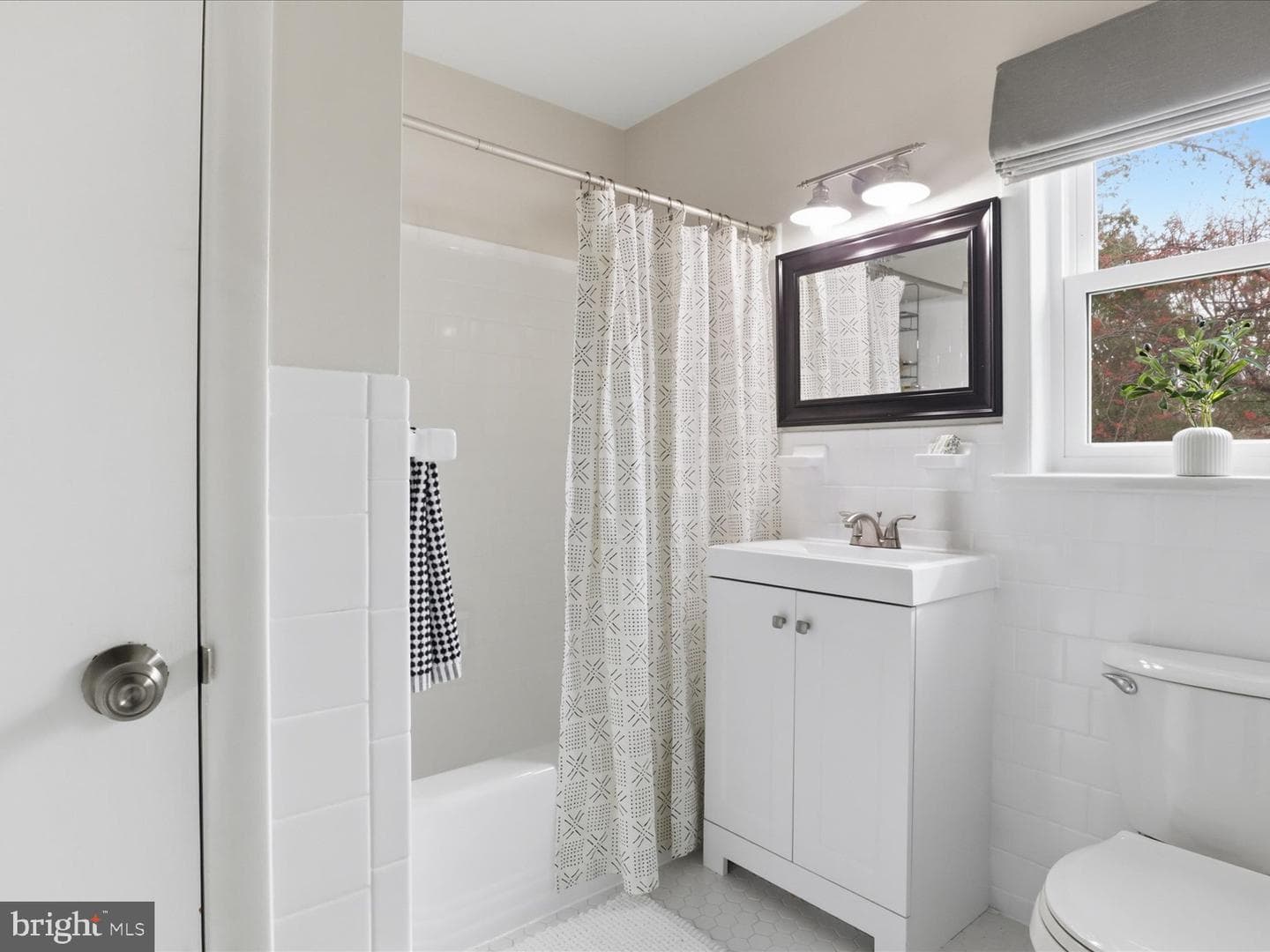 6424 Walters Woods Drive photo 34