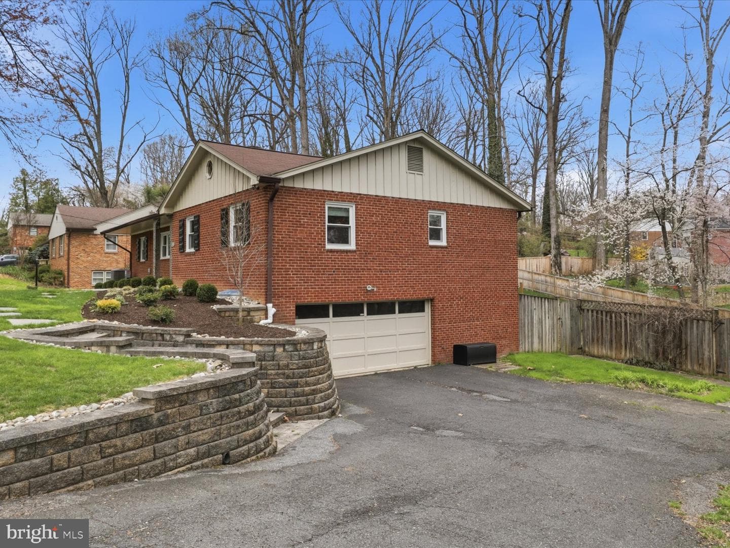 6424 Walters Woods Drive photo 6