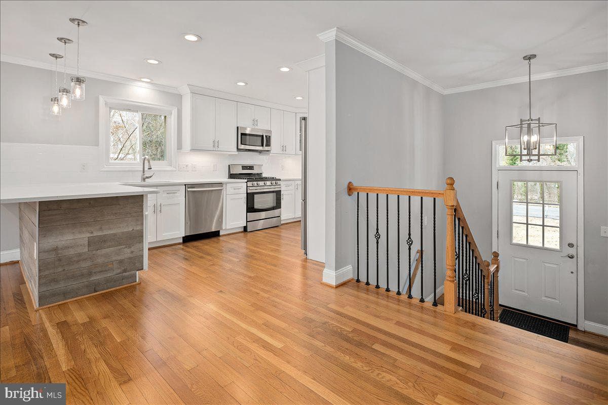 8711 Millbrook Place photo 3