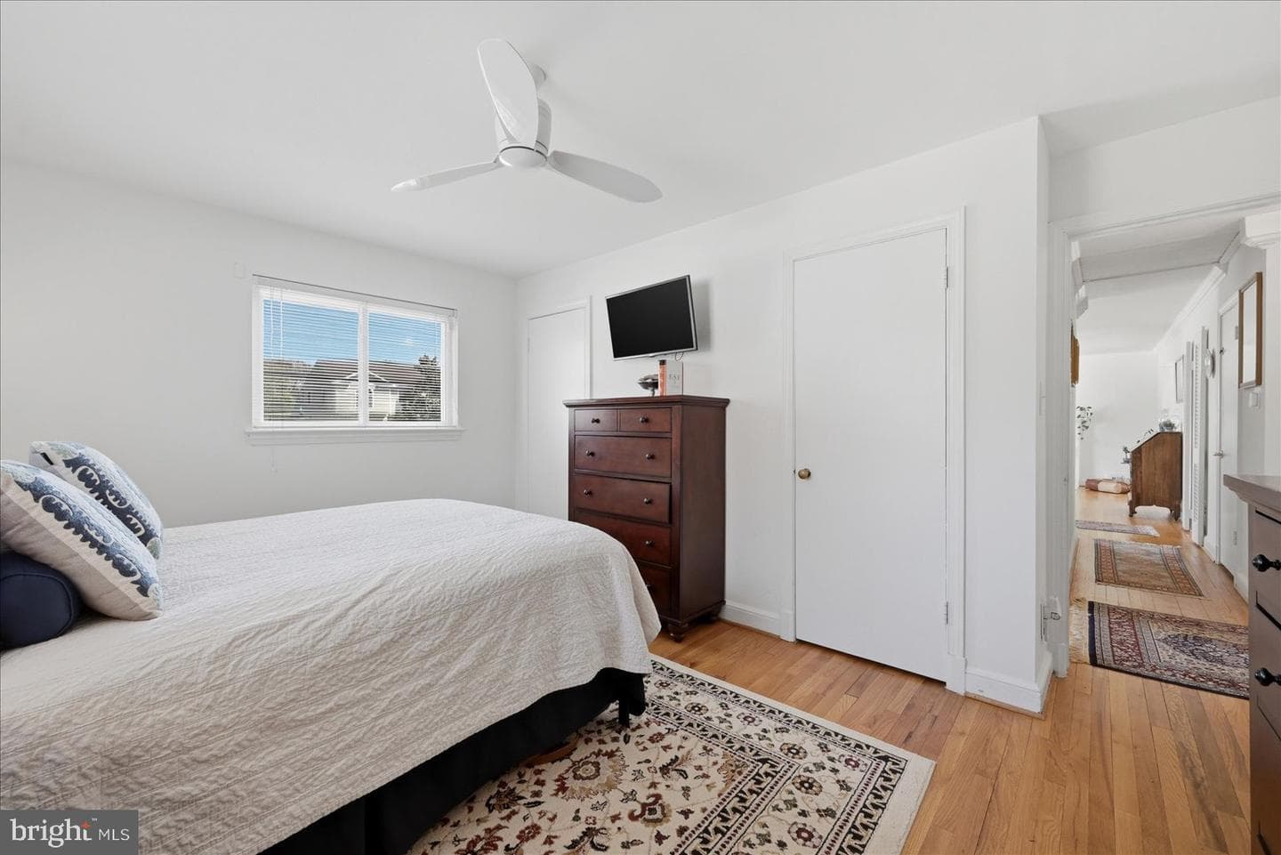 6020 Amherst Avenue photo 22