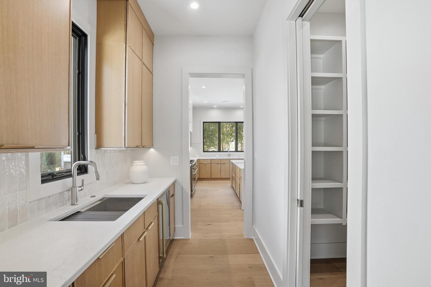 2107 Greenwich Street photo 28