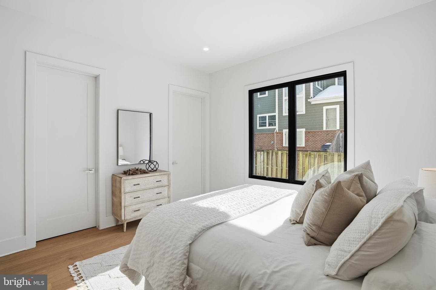 2107 Greenwich Street photo 30