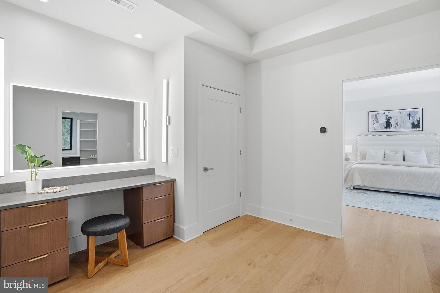 2107 Greenwich Street photo 39