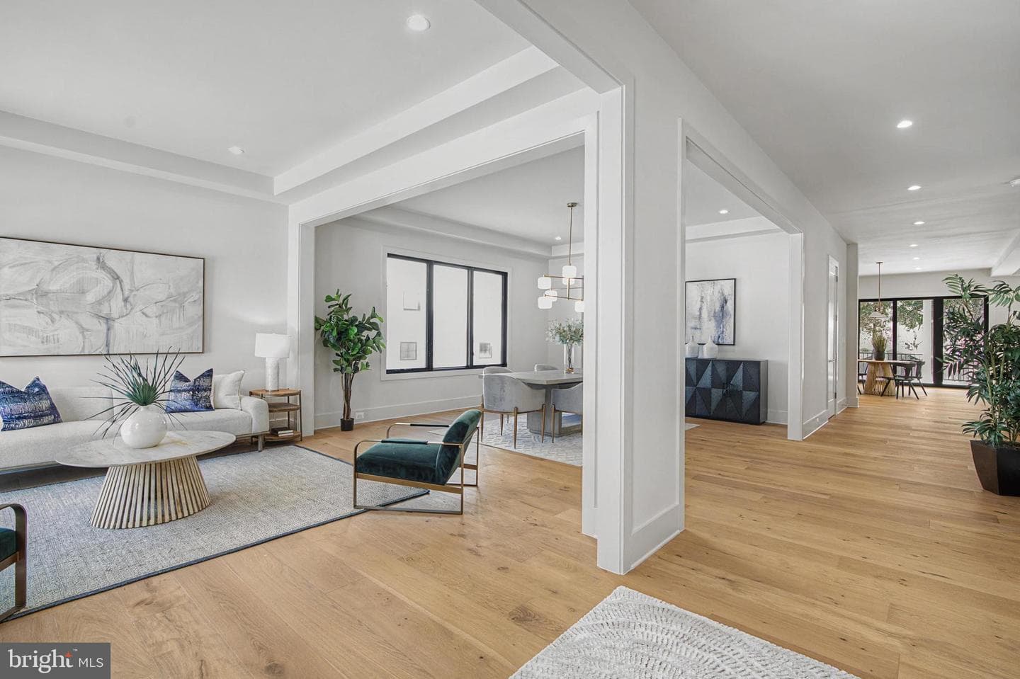 2107 Greenwich Street photo 4